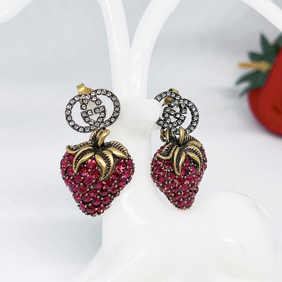 NEW Gucci Pink Crystal Strawberry Earrings - Picture 6 of 8
